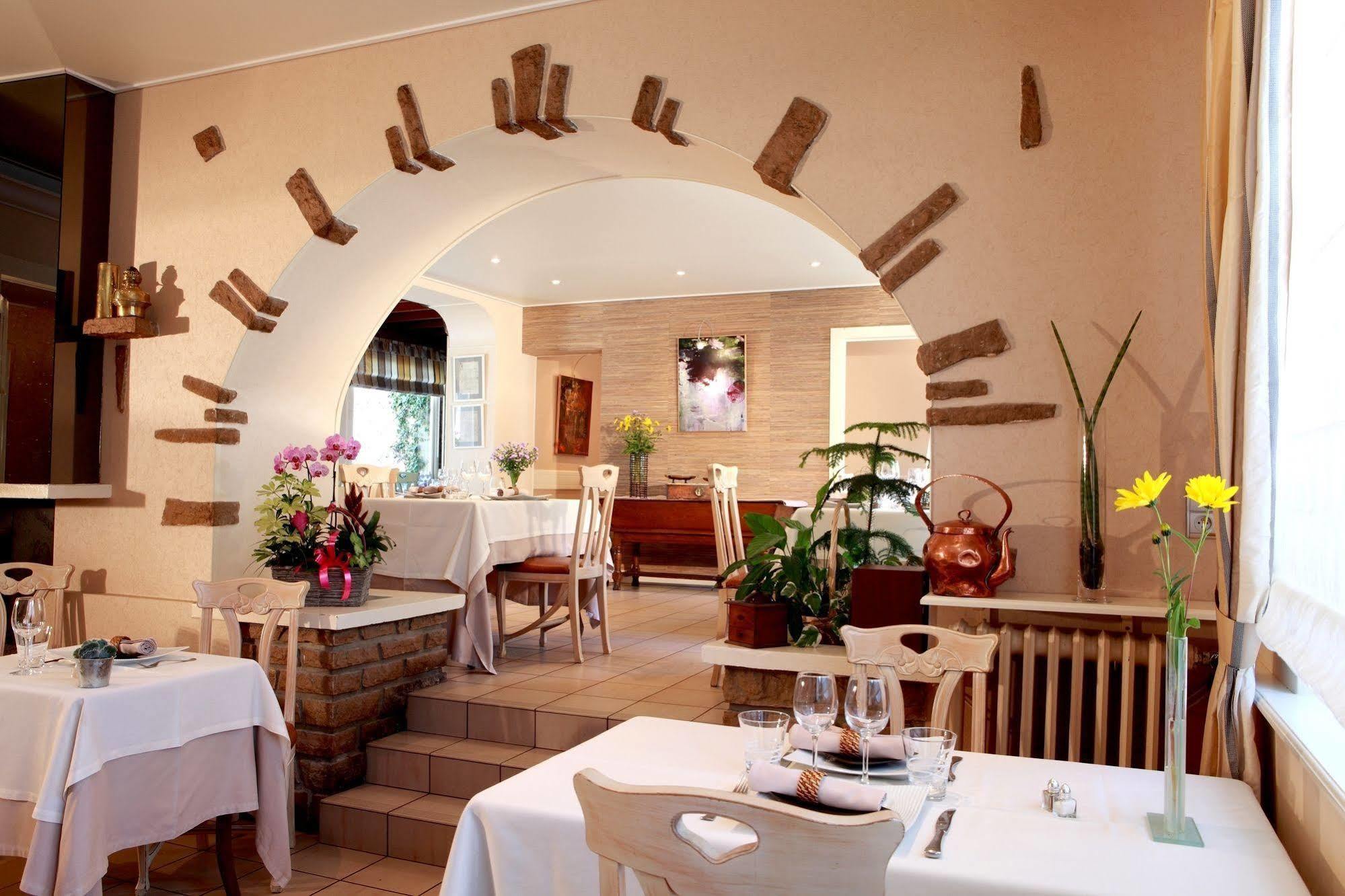 Hotel Logis Burnel Et La Cle Des Champs Rouvres-en-Xaintois Zewnętrze zdjęcie